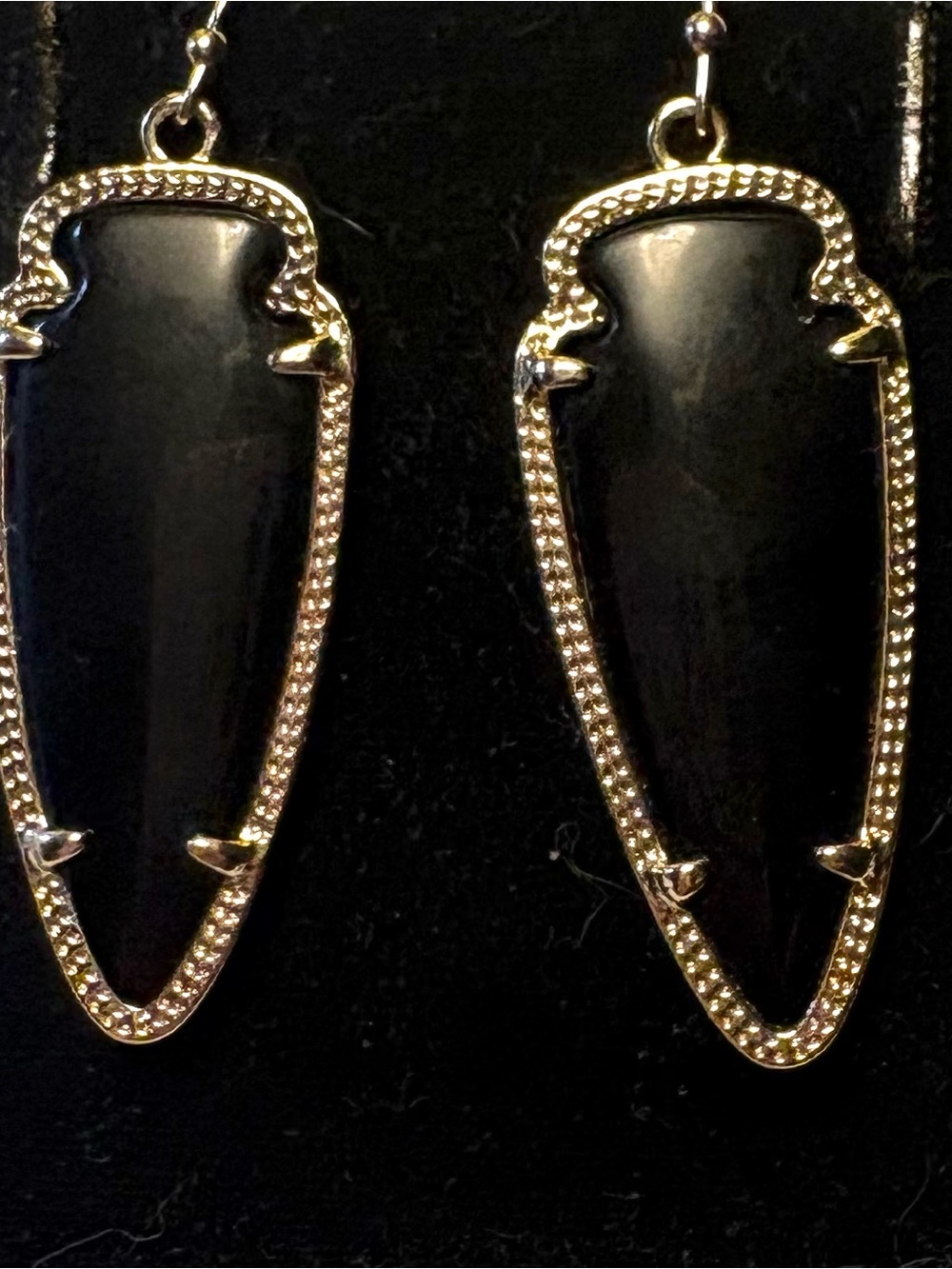 Vintage Kendra Scott Skylar Earrings gold tone Arrowhead Black Hook Earrings